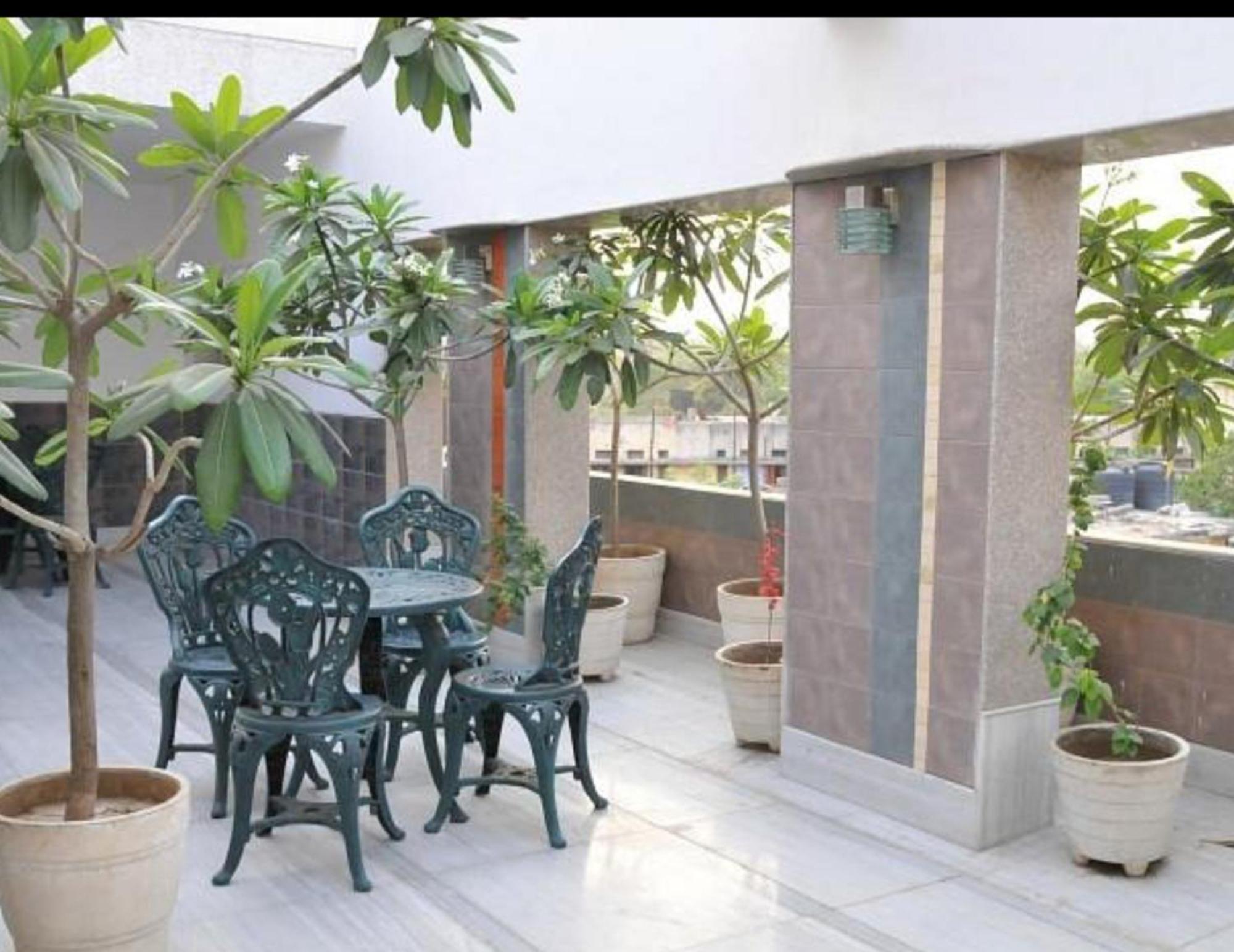 The Natraj Yes Please -New Delhi Hotel Ngoại thất bức ảnh