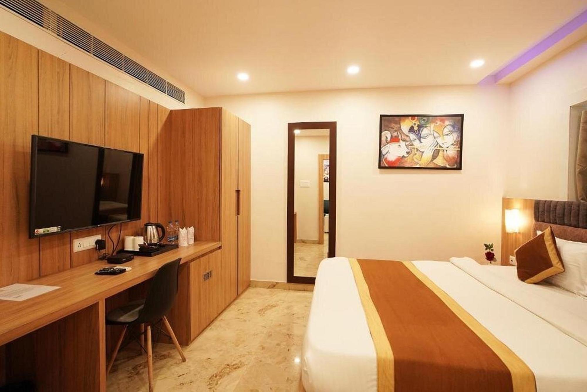 The Natraj Yes Please -New Delhi Hotel Ngoại thất bức ảnh